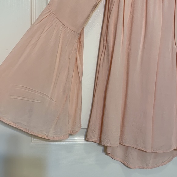 Pink and lace blouse - Picture 3 of 3